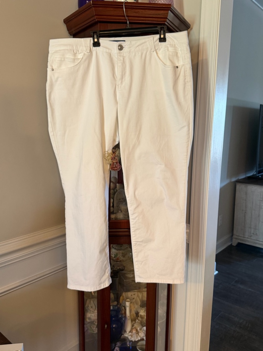 Democracy White Straight Leg Women's Jeans “Ab-Solution”